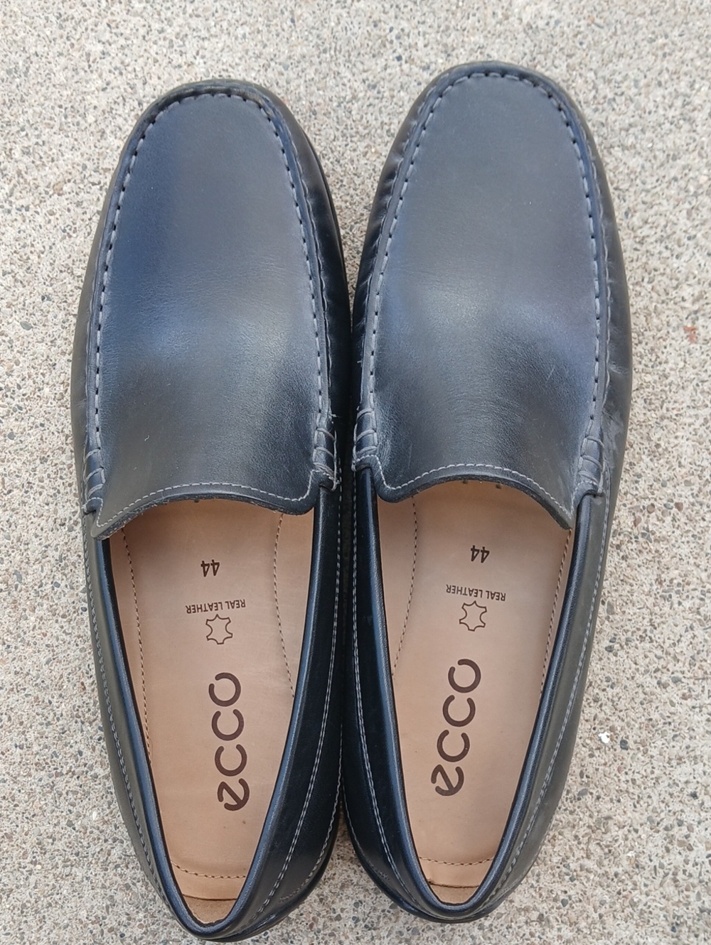 Ecco Black Leather Classic Slip-On Loafers